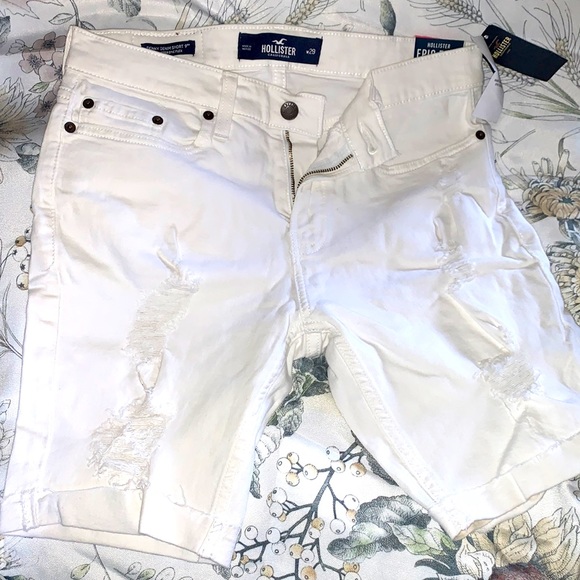Hollister destructed Jean shorts - Picture 1 of 3